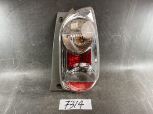 TOYOTA PASSO NGC30 Genuine Taillight / KOITO 220-51004 / Right Side x1