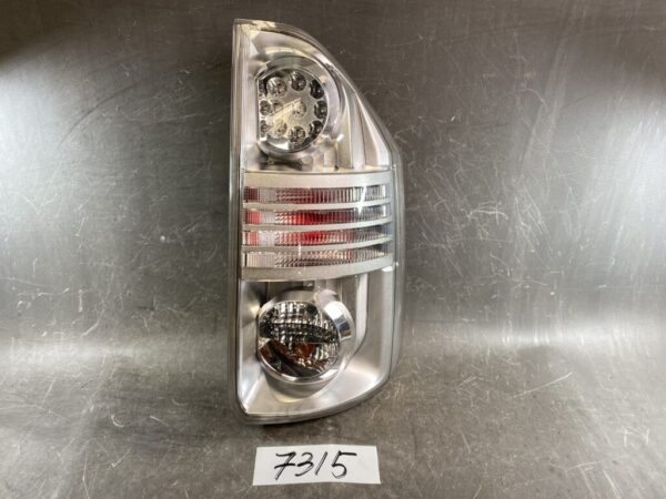TOYOTA VOXY NOAH VOXY ZRR70 ZRR75 Genuine Taillight / ICHIKOH 28-199 / Right Side x1 » JDM-PARTS NZ