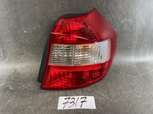 BMW 1 SERIES E87 / UF18 Genuine Taillight 6321 6924502 / Right Side x1