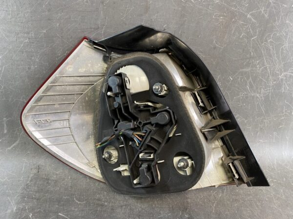 BMW 1 SERIES E87 / UF18 Genuine Taillight 6321 6924502 / Right Side x1 - Image 3