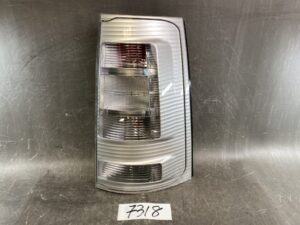 TOYOTA SIENTA NCP81 NCP85 Genuine Taillight / KOITO 52-242 / Right Side x1