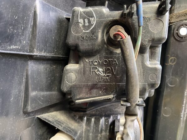 TOYOTA SIENTA NCP81 NCP85 Taillight 52-242 Right Side x1 - Image 4