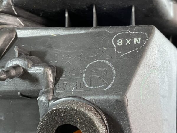 TOYOTA HARRIER SXU10 SXU15 MCU10 MCU15 Taillight 48-6 Right Side x1 - Image 4