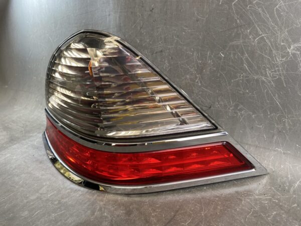HONDA ODYSSEY RB1 RB2 Taillight P6572 Right Side x1 - Image 2