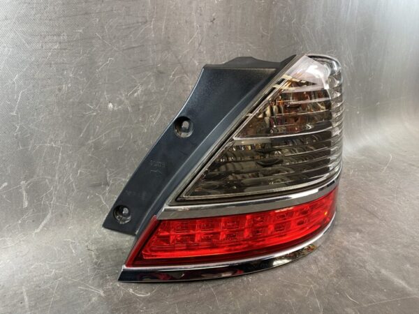 HONDA ODYSSEY RB1 RB2 Taillight P6572 Right Side x1 - Image 7