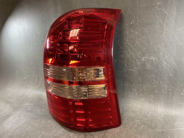 TOYOTA WISH ZNE10 ZNE14 ANE10 ANE11 Genuine Taillight / ICHIKOH 68-3 / Right Side x1 - Image 2