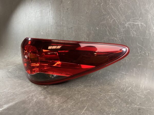 MAZDA 6 ATENZA GJ GJ2FW GJEFW GJ2AW GJ2FW GJ5FW Genuine Taillight / KOITO 220-41897 / Right Side x1 - Image 2