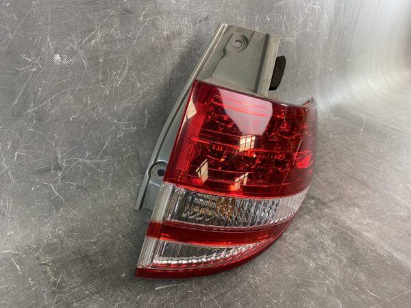 TOYOTA ESTIMA ACR50 ACR55 GSR50 GSR55 Genuine Taillight / ICHIKOH 28-193 / Right Side x1 - Image 3
