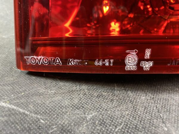 TOYOTA IPSUM ACM26 ACM21 Genuine Taillight / KOITO 44-57 / Right Side x1 - Image 4