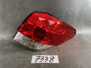 SUBARU LEGACY BR9 Genuine Taillight / KOITO 220-20067 / Right Side x1
