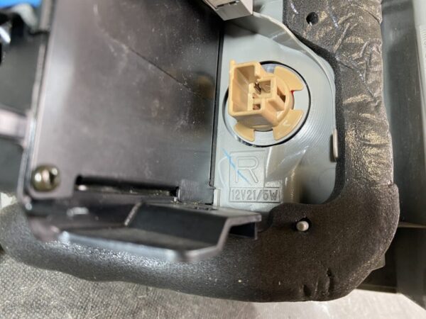 TOYOTA ESTIMA HYBRYD AHR10 AHR10W Taillight 28-147 Right Side x1 - Image 5