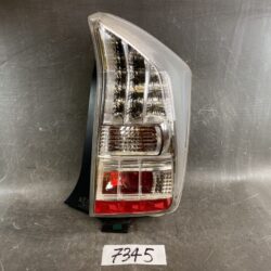 TOYOTA PRIUS ZVW30 Genuine Taillight / STANLEY 47-38 / Right Side x1