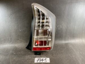 TOYOTA PRIUS ZVW30 Genuine Taillight / STANLEY 47-38 / Right Side x1