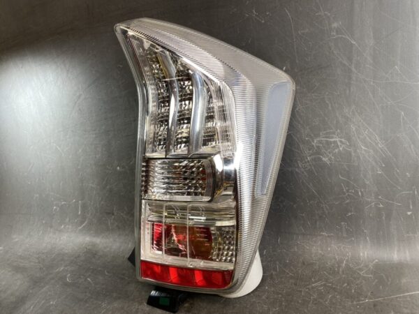 TOYOTA PRIUS ZVW30 Genuine Taillight / STANLEY 47-38 / Right Side x1 - Image 2