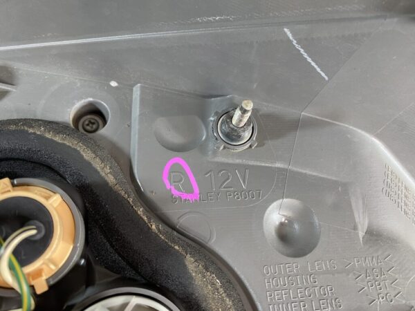 TOYOTA PRIUS ZVW30 Genuine Taillight / STANLEY 47-38 / Right Side x1 - Image 6