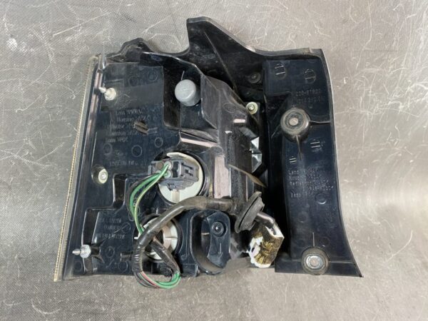 MITSUBISHI OUTLANDER CW4W CW5W CW6W Genuine Taillight / KOITO 220-87813 / Right Side x1 - Image 7