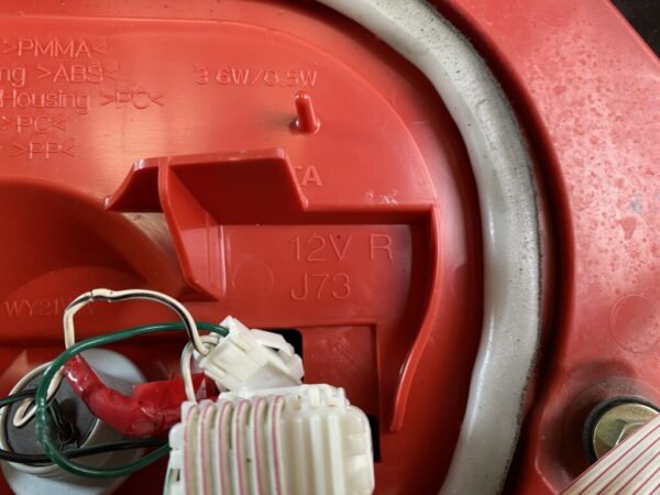 TOYOTA CROWN MAJESTA UZS186 UZS187 Taillight 30-318 Right Side x1 - Image 5