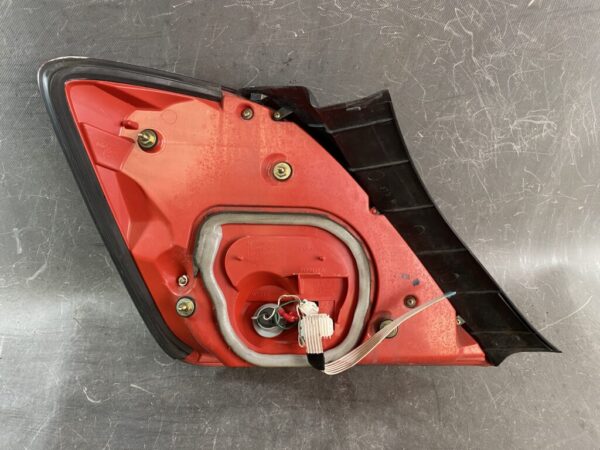 TOYOTA CROWN MAJESTA UZS186 UZS187 Taillight 30-318 Right Side x1 - Image 6