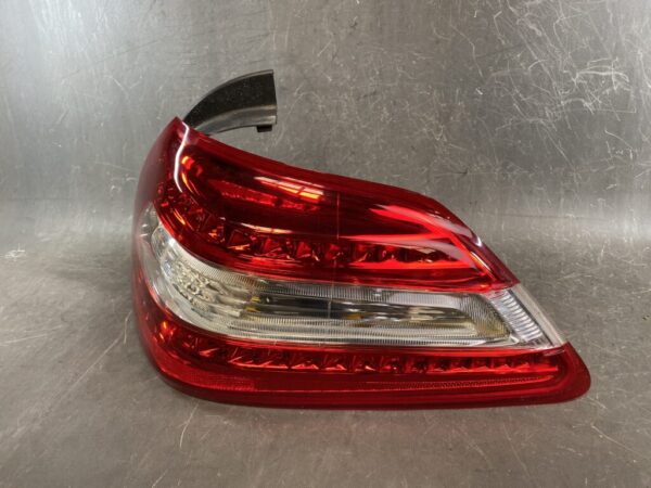 NISSAN TEANA J32 PJ32 TNJ32 Genuine Taillight / STANLEY P7271 R / Right Side x1 - Image 2