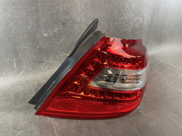 NISSAN TEANA J32 PJ32 TNJ32 Genuine Taillight / STANLEY P7271 R / Right Side x1 - Image 3