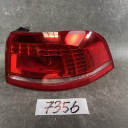 VW VOLKSWAGEN PASSAT VARIANT B7 3CCAX Genuine Taillight 3AF 945 208 / Right Side x1
