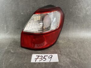 SUBARU LEGACY BH5 Genuine Taillight / ICHIKOH 4835A / Right Side x1