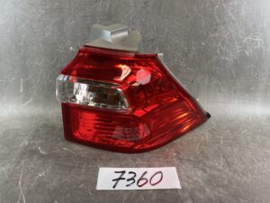 HONDA STEPWAGON RG RG1 RG2 RG3 RG4 Genuine Taillight / STANLEY P8026 R / Right Side x1