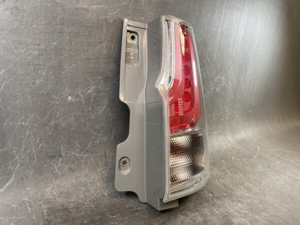 SUZUKI SOLIO MITSUBISHI DELICA D2 MA36S Taillight D179 Right Side x1 - Image 3
