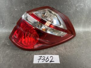 SUBARU LEGACY BP5 Genuine Taillight / KOITO 220-20952 / Right Side x1