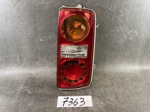 NISSAN ELGRAND E51 ME51 MNE51 NE51 Genuine Taillight / ICHIKOH D005 / Right Side x1 » JDM-PARTS NZ