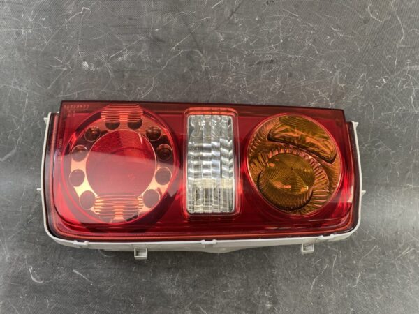 NISSAN ELGRAND E51 ME51 MNE51 NE51 Genuine Taillight / ICHIKOH D005 / Right Side x1 - Image 4
