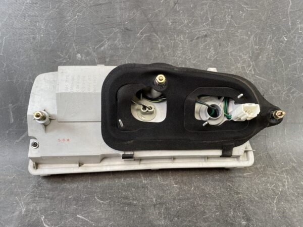 NISSAN ELGRAND E51 ME51 MNE51 NE51 Genuine Taillight / ICHIKOH D005 / Right Side x1 - Image 7