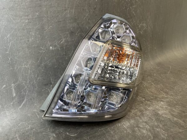 HONDA FIT SHUTTLE HYBRID GP2 GG7 GG8 Genuine Taillight / STANLEY W0020 / Right Side x1 - Image 3