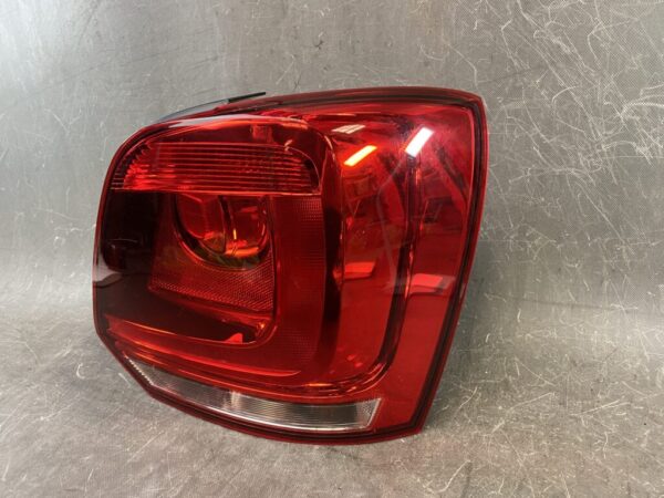 VOLKSWAGEN POLO 6R Genuine Taillight 6R0 945 096 / Right Side x1 - Image 2
