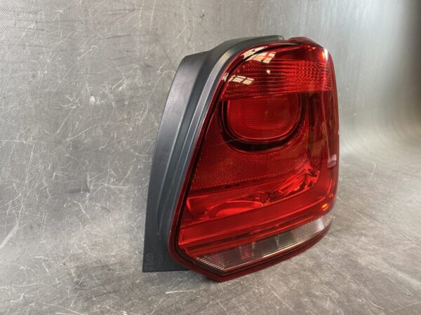 VOLKSWAGEN POLO 6R Genuine Taillight 6R0 945 096 / Right Side x1 - Image 3