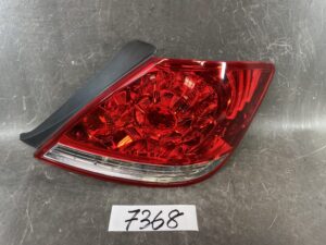 HONDA LEGEND KB1 Genuine Taillight / STANLEY P4215 R / Right Side x1