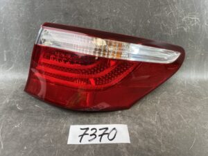 LEXUS LS XF40 LS LS450 LS600h USF40 USF45 USF41 USF46 Genuine Taillight / KOITO 50-89 R / Right Side x1