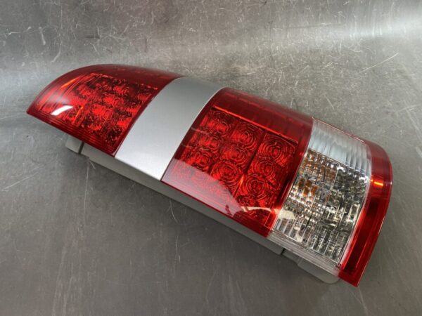 TOYOTA NOAH VOXY AZR60 AZR65 Genuine Taillight / ICHIKOH 28-184 / Right Side x1 - Image 3