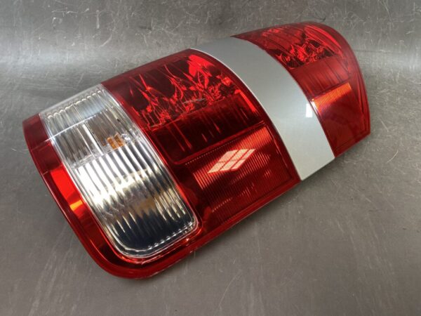 TOYOTA NOAH VOXY AZR60 AZR65 Genuine Taillight / ICHIKOH 28-184 / Right Side x1 - Image 4