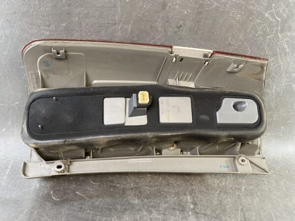 TOYOTA NOAH VOXY AZR60 AZR65 Genuine Taillight / ICHIKOH 28-184 / Right Side x1 - Image 7