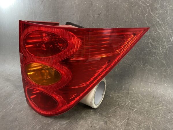 PEUGEOT 1007 Genuine Taillight 9646776780 Right Side x1 - Image 2