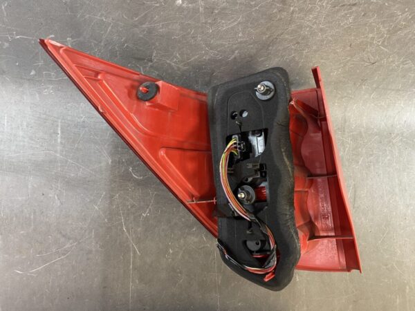 PEUGEOT 1007 Genuine Taillight 9646776780 Right Side x1 - Image 7