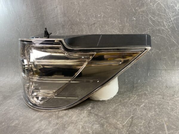 MAZDA MPV LY3P Genuine Taillight / STANLEY P5134 R / Right Side x1 - Image 2