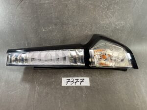 TOYOTA TANK / ROOMY M900A M910A Genuine Taillight / KOITO 220-69046 / Right Side x1