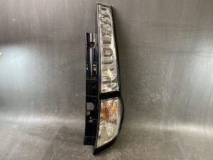 TOYOTA TANK / ROOMY M900A M910A Genuine Taillight / KOITO 220-69046 / Right Side x1