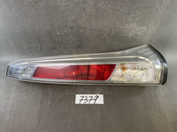 NISSAN SERENA C26 HC26 NC26 HFC26 NC26 FNC26Genuine Taillight / KOITO 220-23096 / Right Side x1 » JDM-PARTS NZ