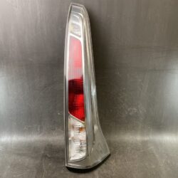 NISSAN SERENA C26 HC26 NC26 HFC26 NC26 FNC26Genuine Taillight / KOITO 220-23096 / Right Side x1