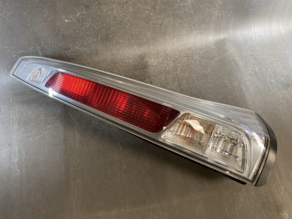 NISSAN SERENA C26 SUZUKI LANDY Taillight 220-23096 Right Side x1 - Image 3