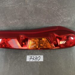 NISSAN X-TRAIL XTRAIL T31 NT31 DNT31 TNT31 Genuine Taillight / KOITO 220-63929 / Right Side x1