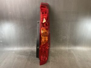 NISSAN X-TRAIL XTRAIL T31 NT31 DNT31 TNT31 Genuine Taillight / KOITO 220-63929 / Right Side x1